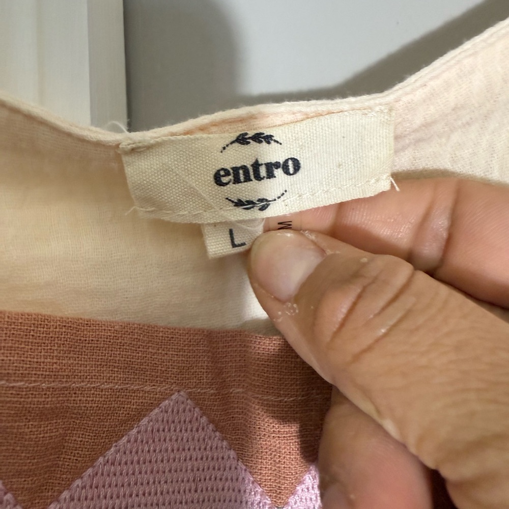 Entro Cream Blouse With Geometric Pattern View 3